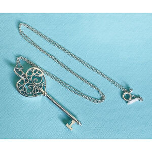 Tiffany & Co. Enchant Heart Key Pendant Necklace Sterling Silver 925 18”